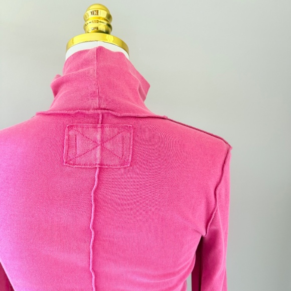 Free People Slim Ribbed Turtleneck in Berry, Sz M - Picture 7 of 8